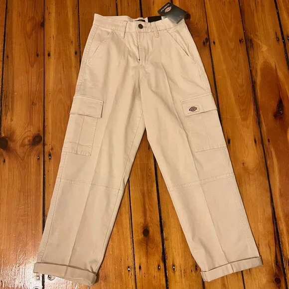 NWOT Dickies Relaxed Fit Cropped Cargo Pants